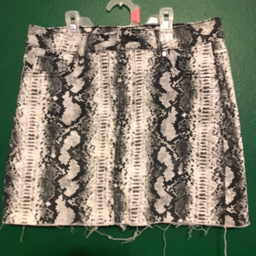 Snake skin pint skirt